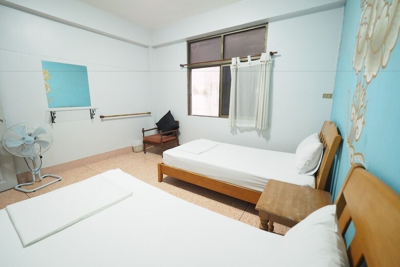 Hotel No.7 Guest House