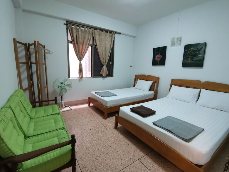 Hotel No.7 Guest House