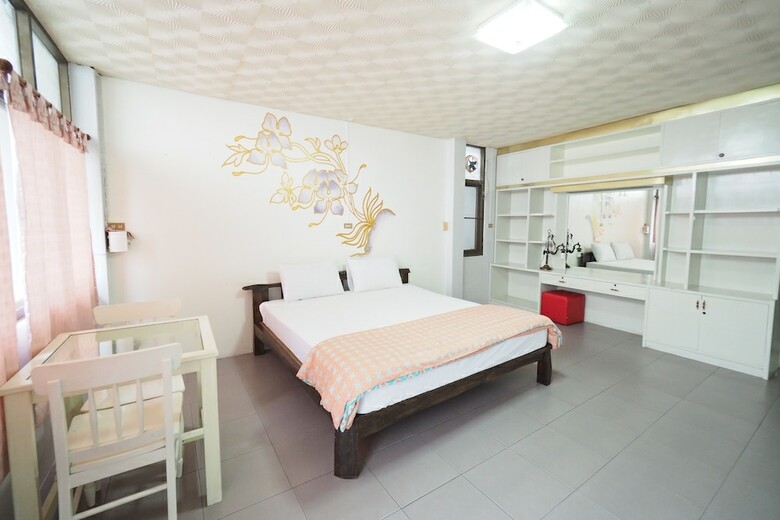Hotel No.7 Guest House