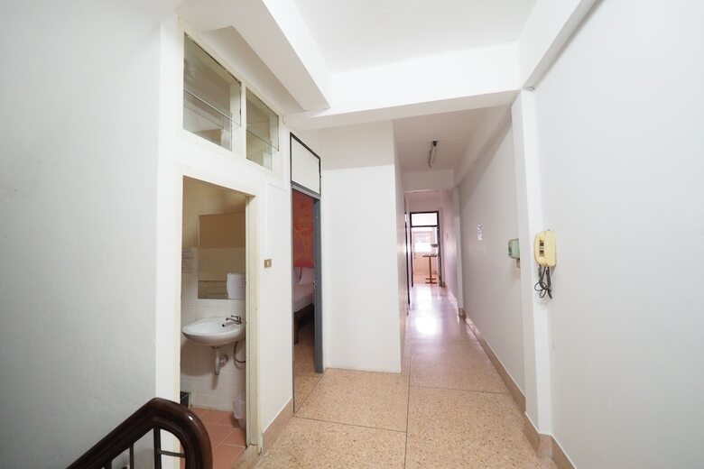 Hotel No.7 Guest House