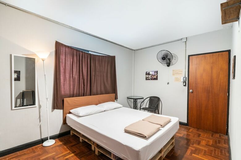 Hostal Oyo 677 Le Loftel Hostel Chiang Mai