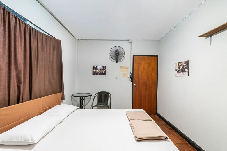 Hostal Oyo 677 Le Loftel Hostel Chiang Mai
