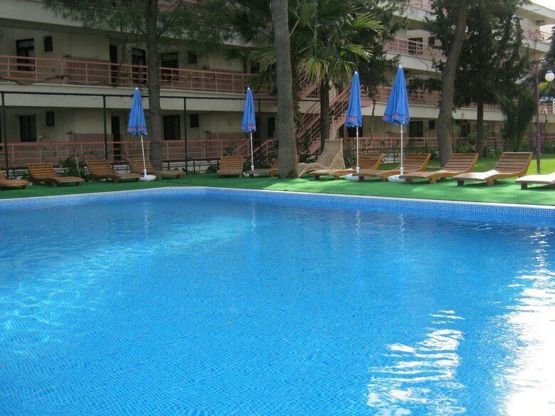 Dora Beach Hotel