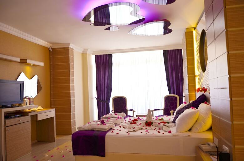 Dora Beach Hotel