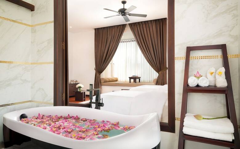 Hotel The Embassy Angkor Resort & Spa