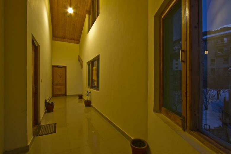 Hotel Oyo 8866 Mountain Face Cottage