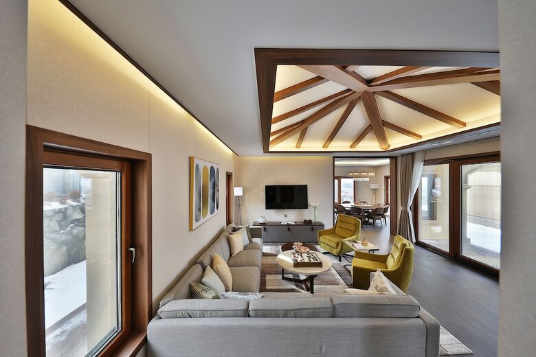 Camphortree Hotel & Resort