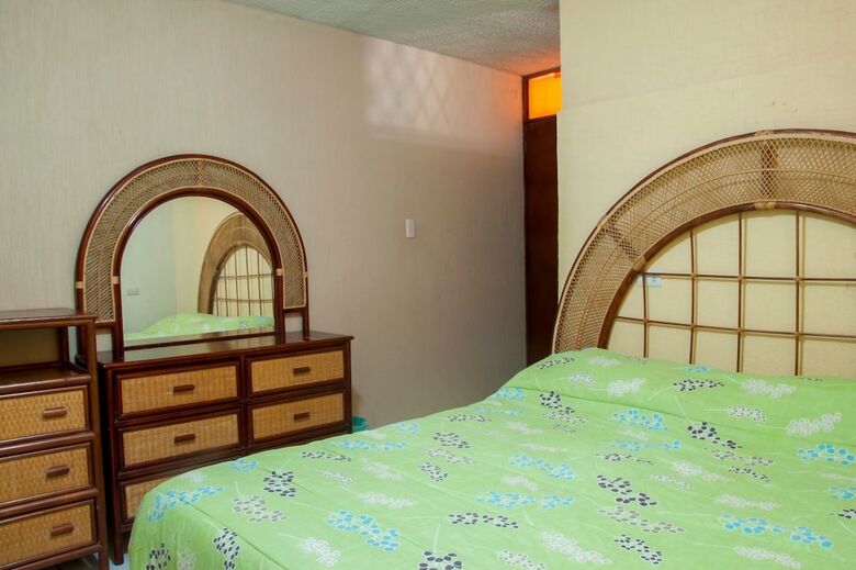 Hotel Y Suites Continental