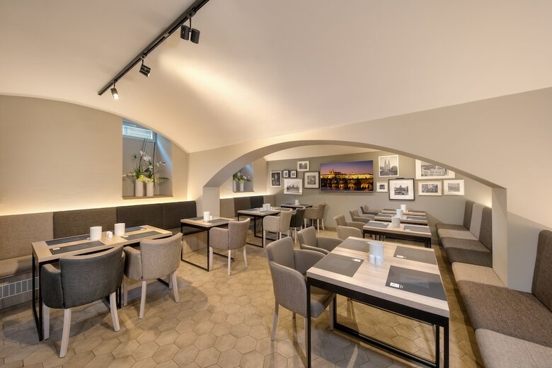 Hotel Avenue Legerova 19