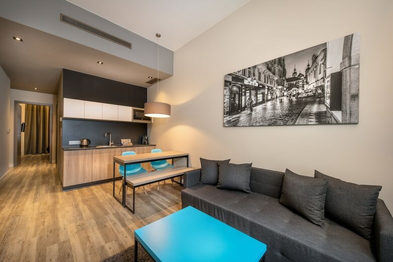 Hotel Avenue Legerova 19