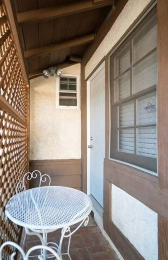 Bed & Breakfast Summer Leaf