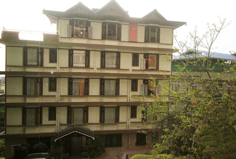 Oyo 8701 Hotel Silk Route Residency