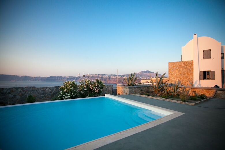 Hotel Adelante 88