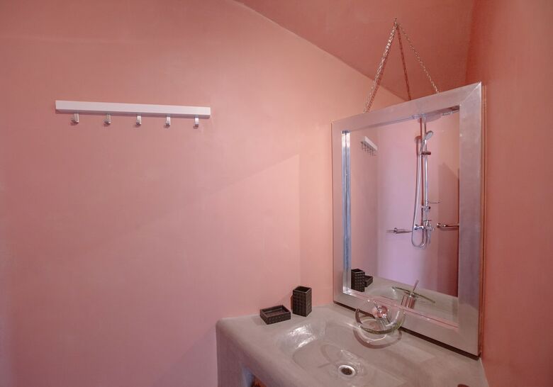 Hotel Adelante 88