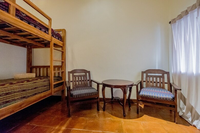 Hotel Easy Surf Camp