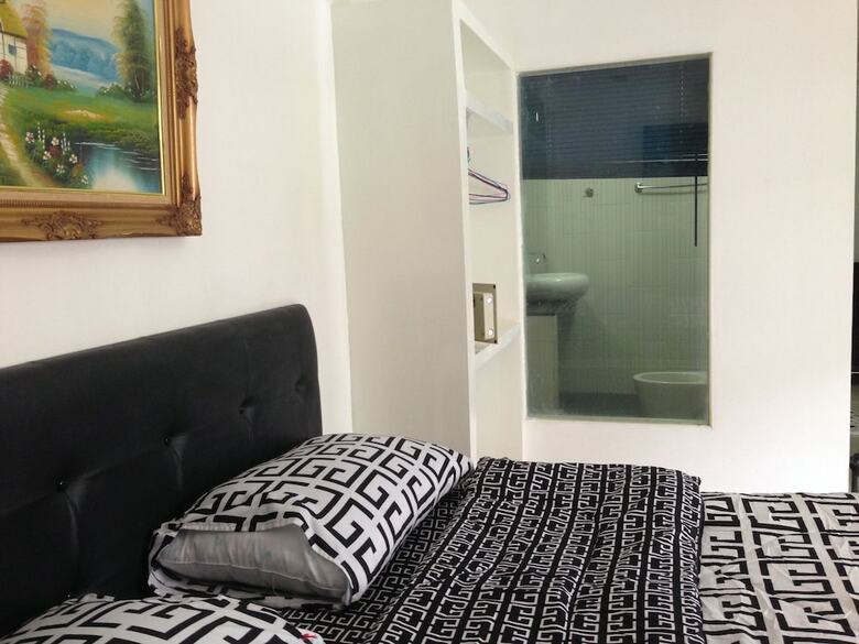Hotel Pizza 24 Guesthouse
