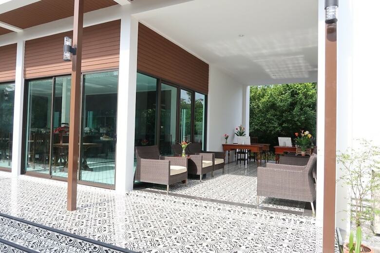 Hotel Bora Bora Villa Phuket