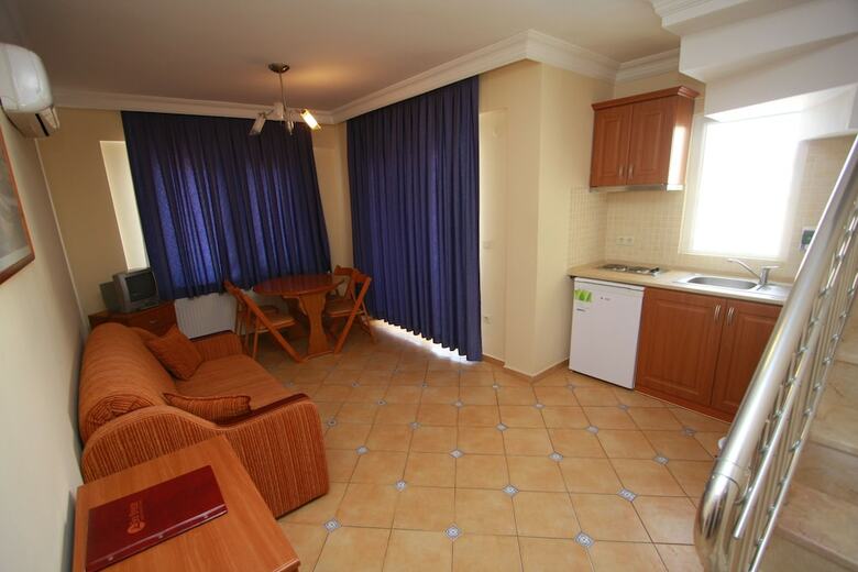 Sea Breeze Hotel & Apartments