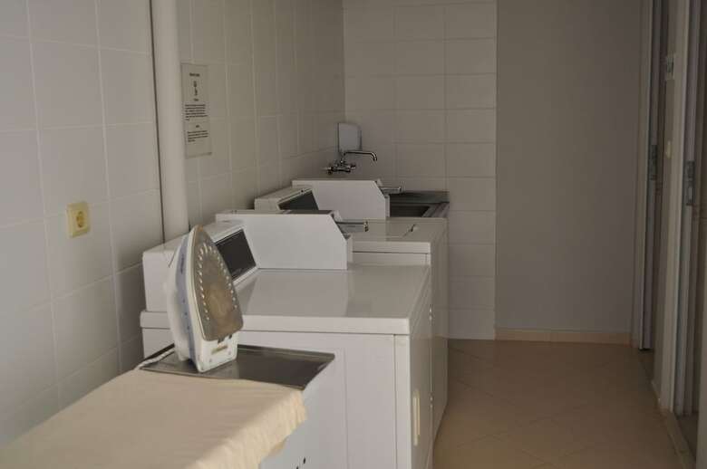 Sea Breeze Hotel & Apartments