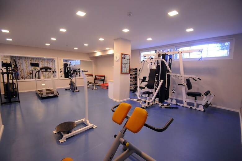 Sea Breeze Hotel & Apartments