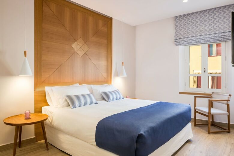 Hotel Avra Apartments Venetian Harbour