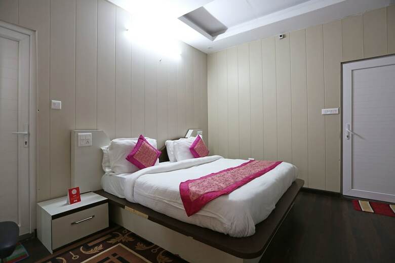 Oyo 7024 Hotel Vakratunda