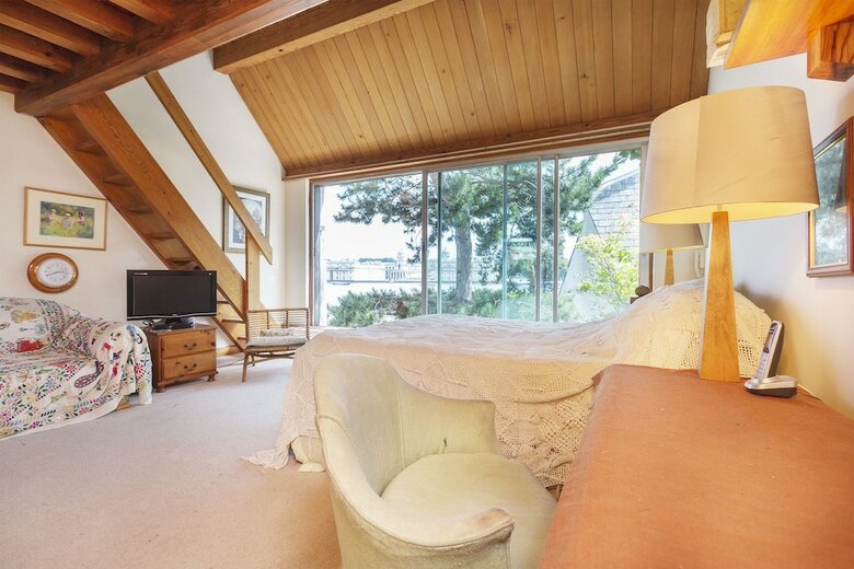 Veeve - Award-winning Waterside