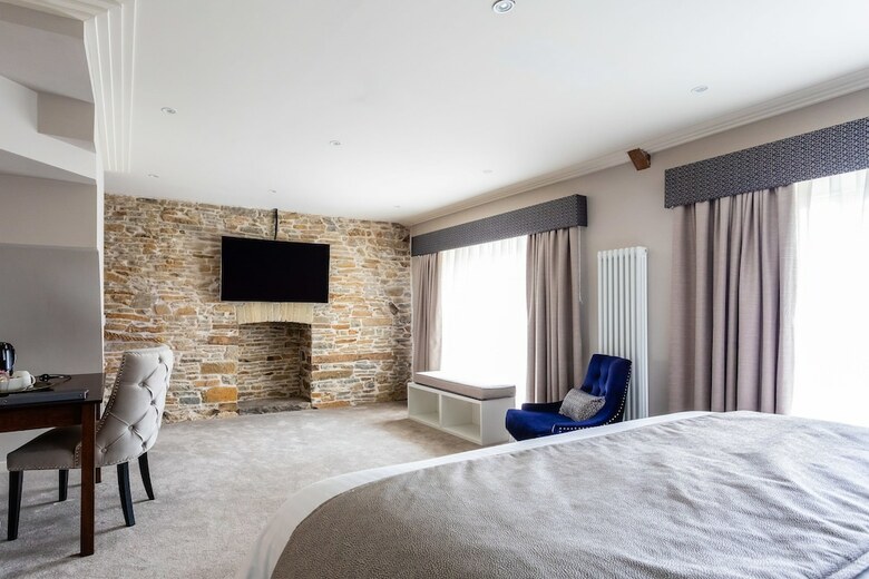 Bed & Breakfast Lanelay Hall