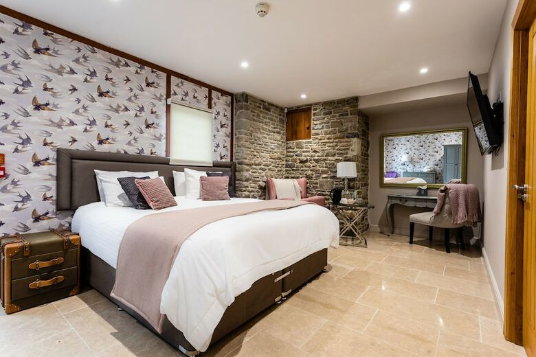 Bed & Breakfast Lanelay Hall