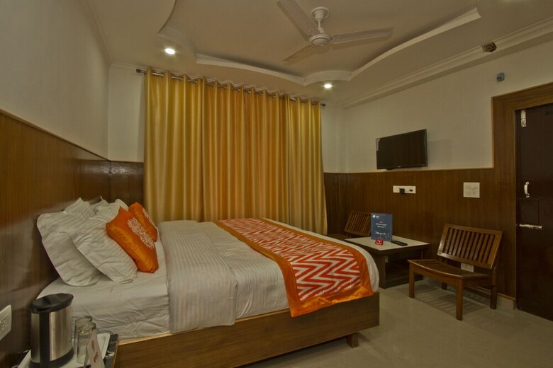 Oyo 8455 Hotel Akash
