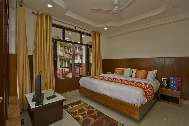 Oyo 8455 Hotel Akash