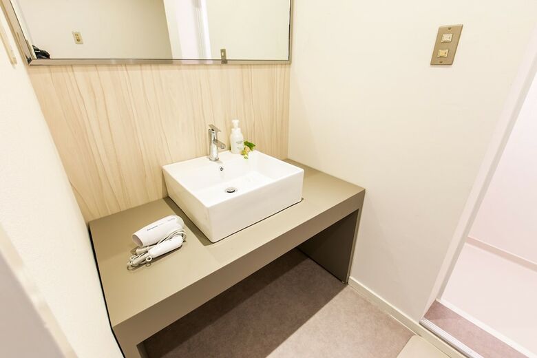 Hostal 300 Nagoya Osu Kannon