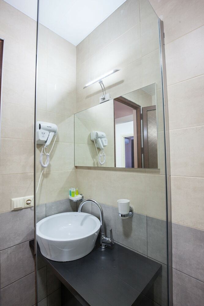 Hotel N16