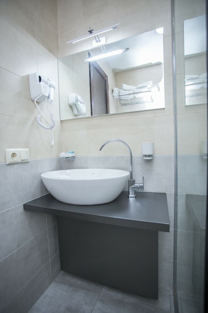 Hotel N16