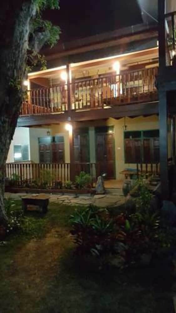 Hotel Lamour's Fisherman House