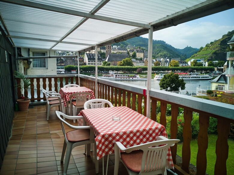Hostal Hotel Haus Sonnschein