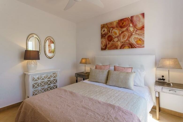 Apartamentos Cala Blanca Luxury
