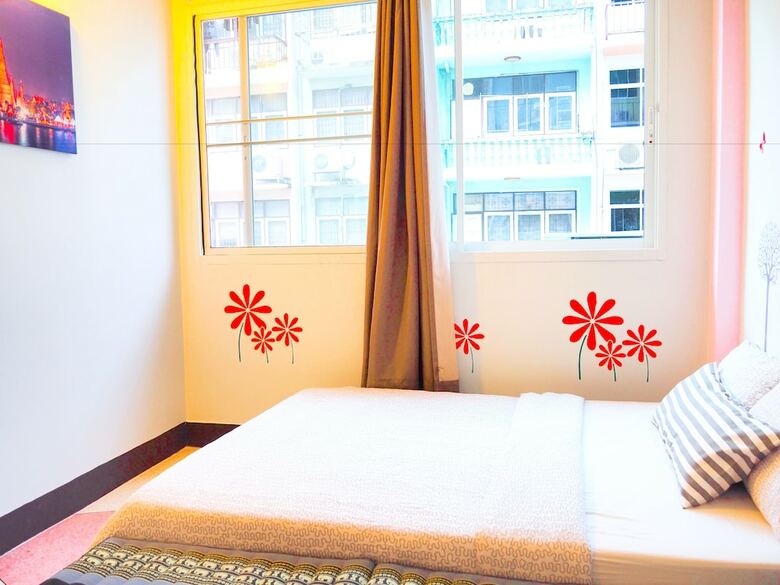 Hostal Baan Nampetch Hostel