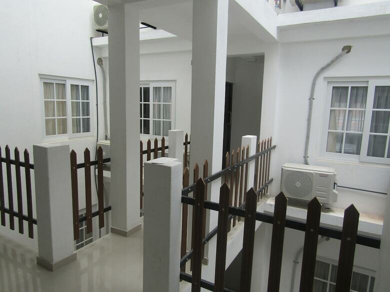 Queens Park Apartment