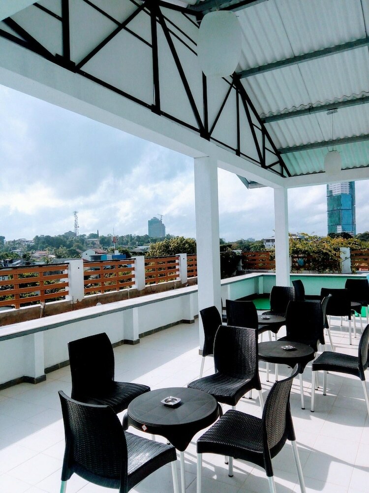 Queens Park Apartment