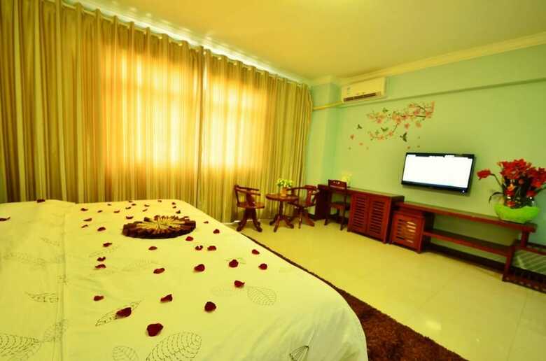 Sanya Jiulixiang Business Hotel