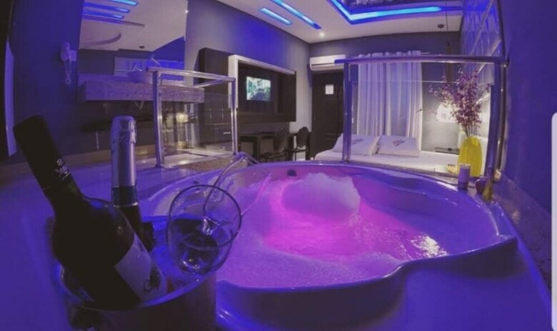 Motel Happy Night - Adults Only
