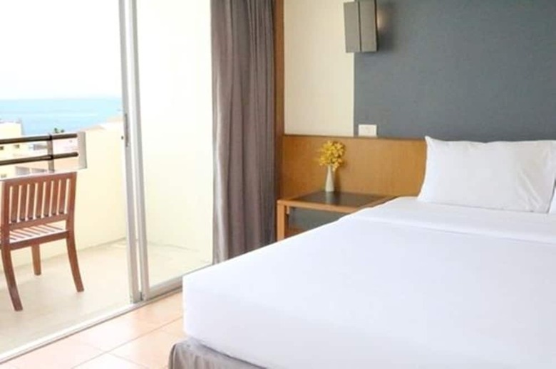 Sunshine Hotel And Residences