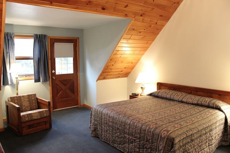 Hotel Nootka Lodge