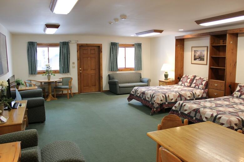Hotel Nootka Lodge