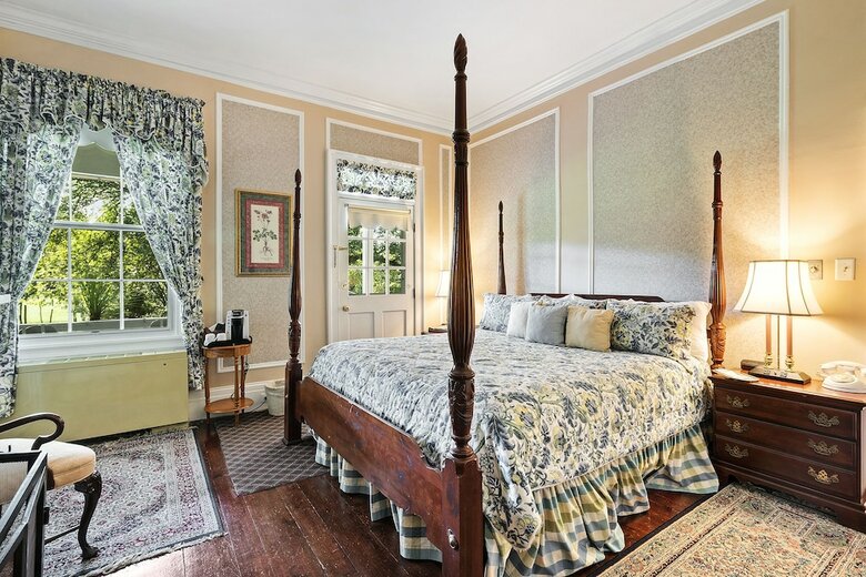 Hotel The Waterfront Historic Kent Manor Inn