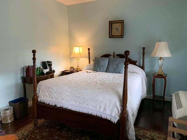 Hotel The Waterfront Historic Kent Manor Inn
