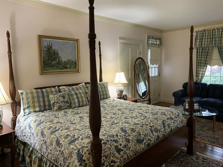 Hotel The Waterfront Historic Kent Manor Inn