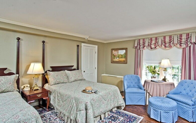Hotel The Waterfront Historic Kent Manor Inn