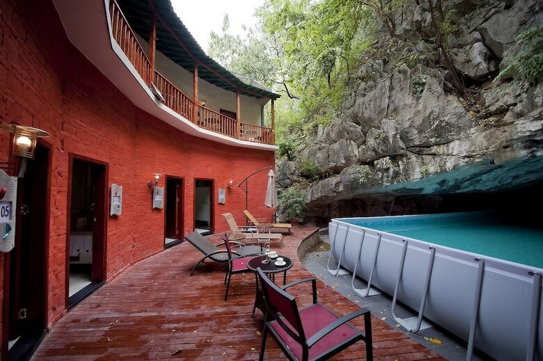 Guilin Crystal Crescent Moon Hotel